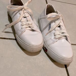 Tommy Hilfiger 20 dollars